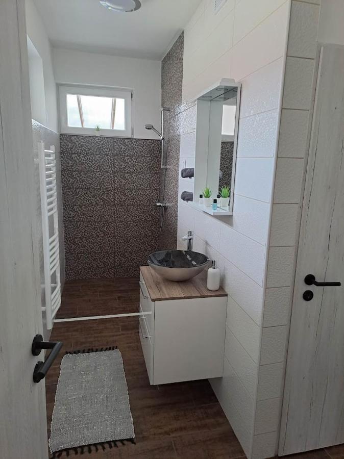 Villa Anna, Ingyenes Wifivel és Parkolással.