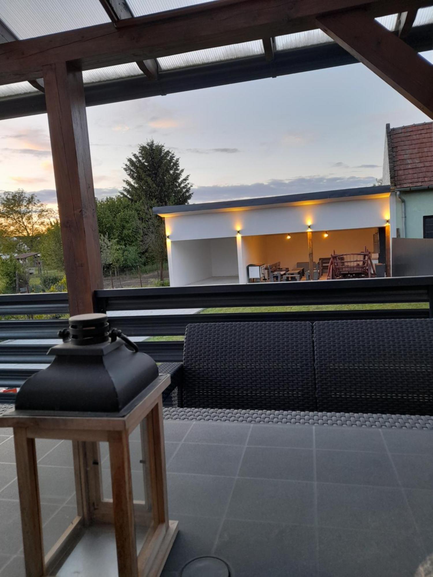 Anna, Ingyenes Wifivel és Parkolással. Villa Zalaegerszeg